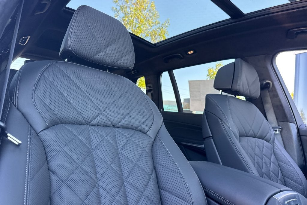 2027 BMW X7 xDrive40i
