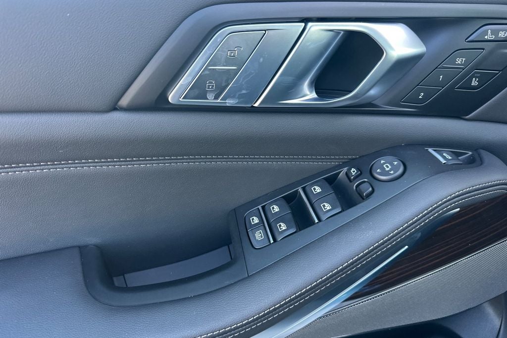2027 BMW X7 xDrive40i