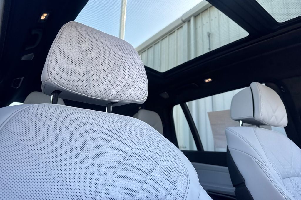 2027 BMW X7 xDrive40i