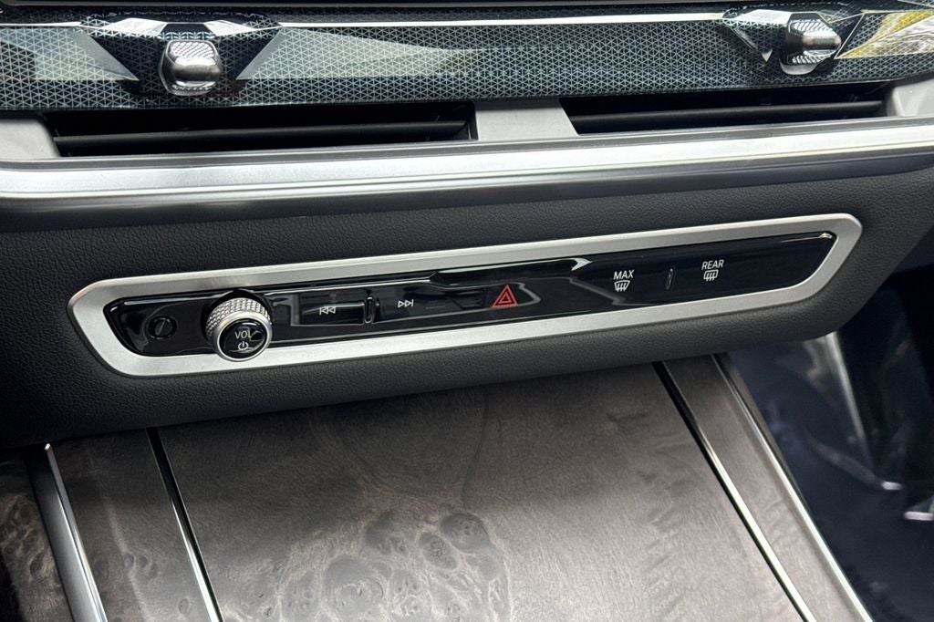 2027 BMW X7 xDrive40i