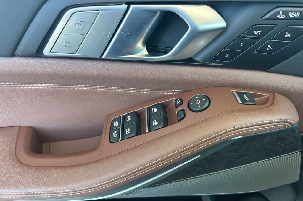 2027 BMW X7 xDrive40i