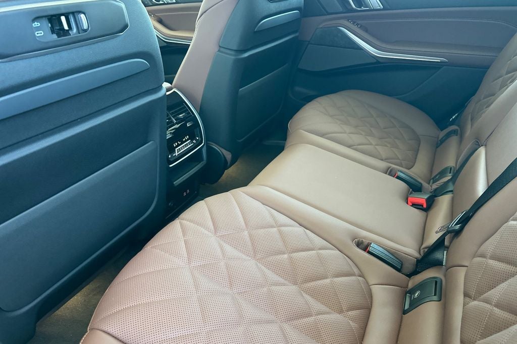 2027 BMW X7 xDrive40i