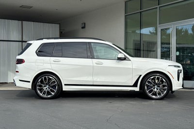 2023 BMW X7 xDrive40i