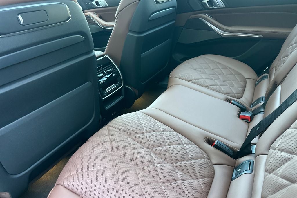 2027 BMW X7 xDrive40i