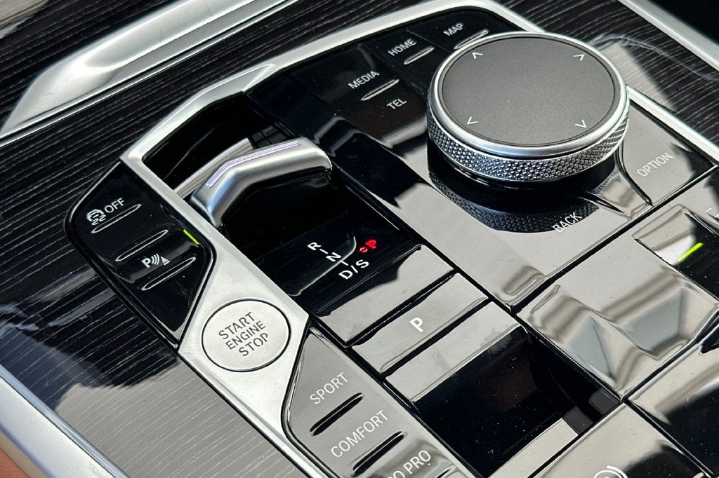 2027 BMW X7 xDrive40i
