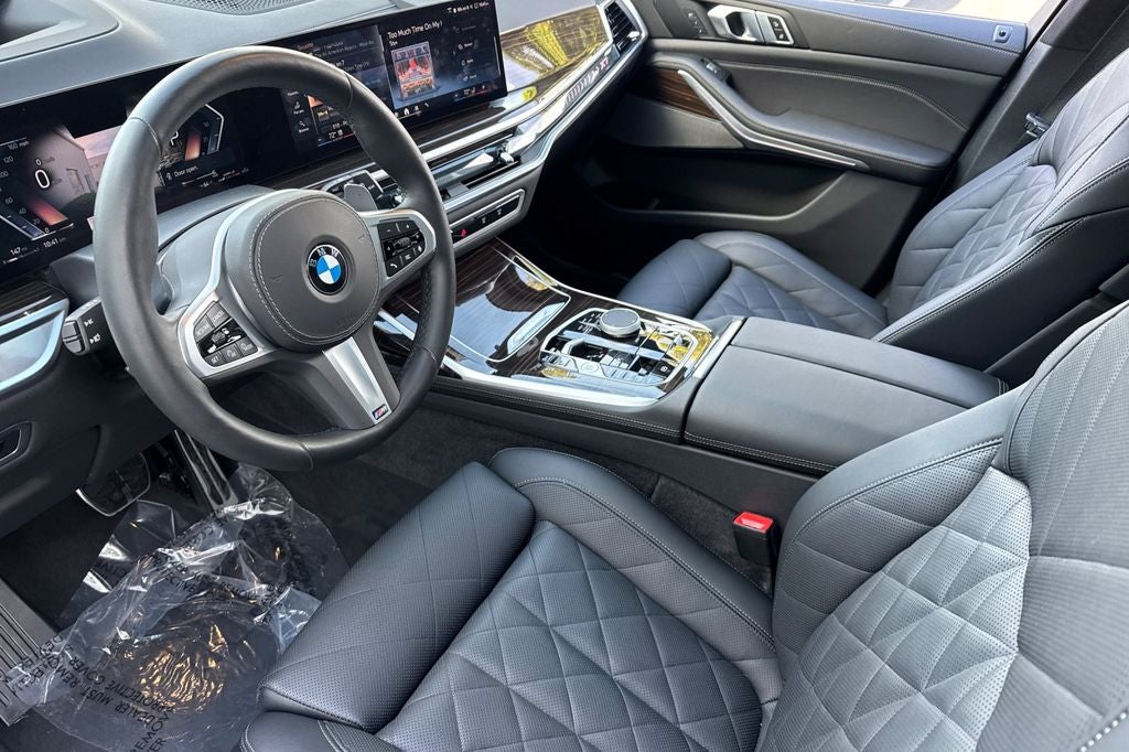 2025 BMW X7 xDrive40i
