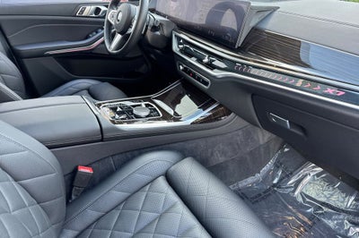 2025 BMW X7 xDrive40i