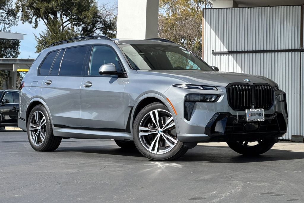 2025 BMW X7 xDrive40i