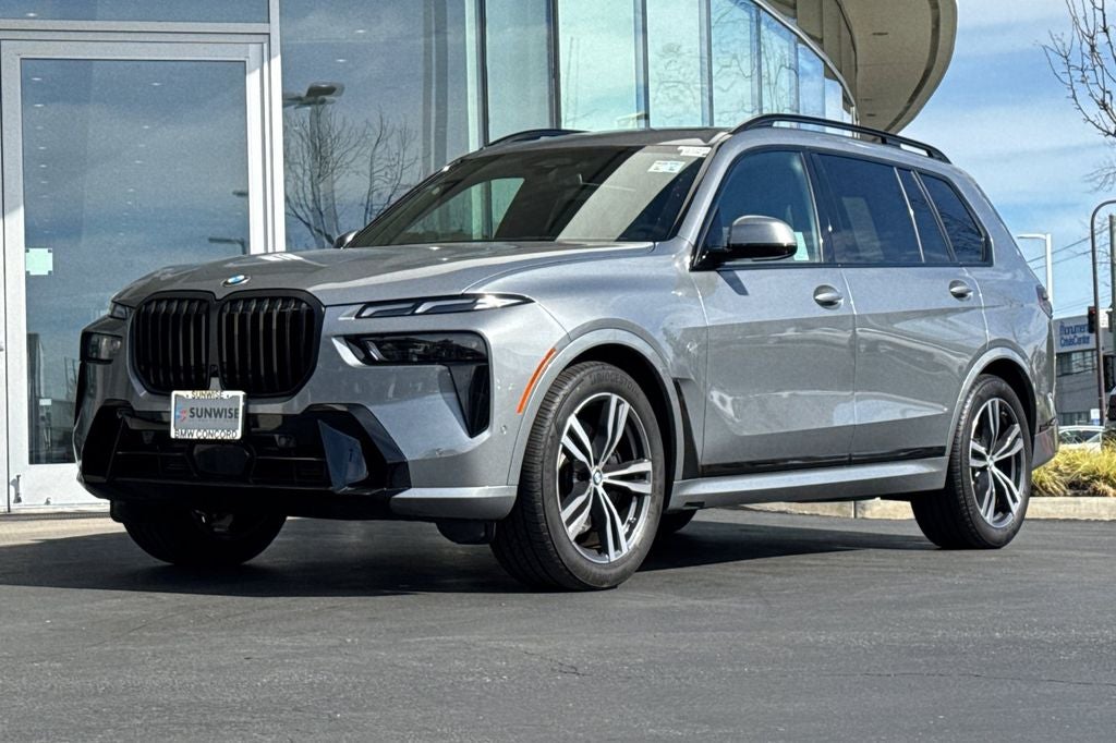2025 BMW X7 xDrive40i