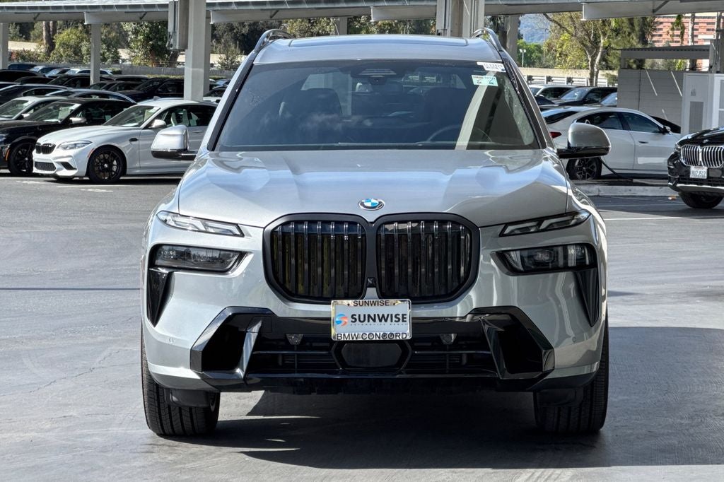 2025 BMW X7 xDrive40i