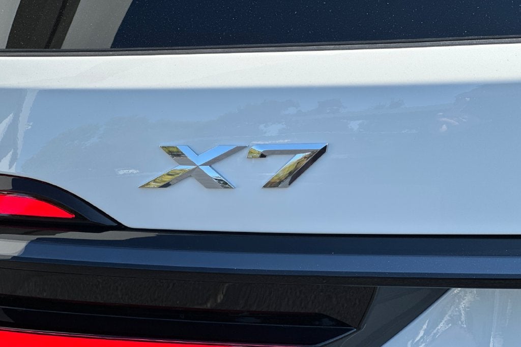 2027 BMW X7 xDrive40i
