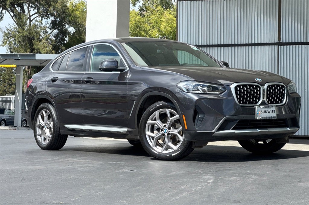 2023 BMW X4 xDrive30i