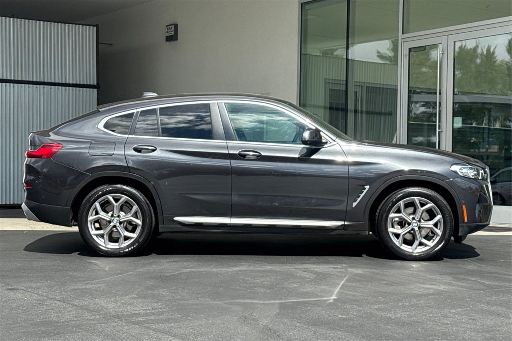 2023 BMW X4 xDrive30i