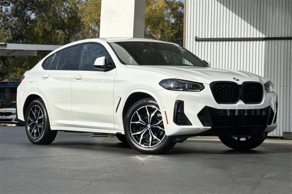 2025 BMW X4 xDrive30i