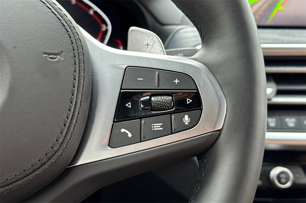 2025 BMW X4 xDrive30i