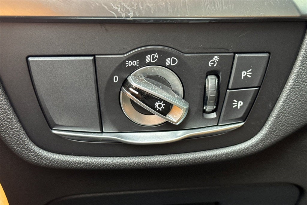 2025 BMW X4 xDrive30i