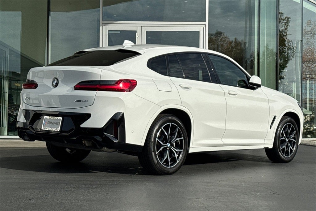 2025 BMW X4 xDrive30i