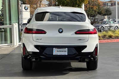 2025 BMW X4 xDrive30i