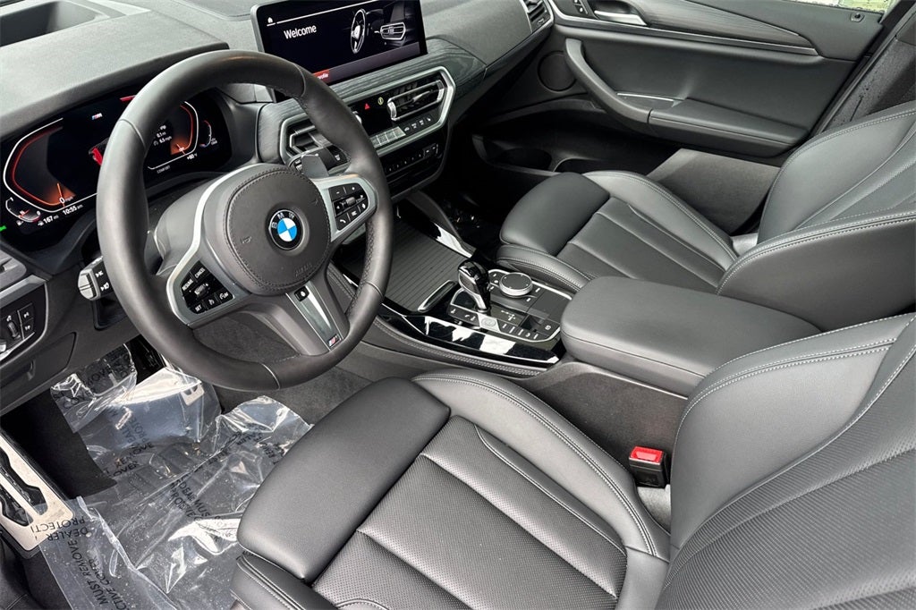 2023 BMW X4 xDrive30i