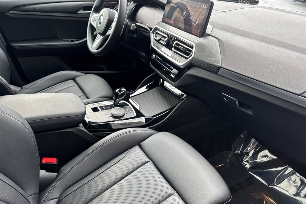 2023 BMW X4 xDrive30i