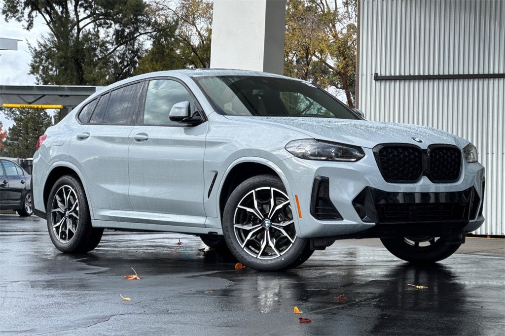 2023 BMW X4 xDrive30i