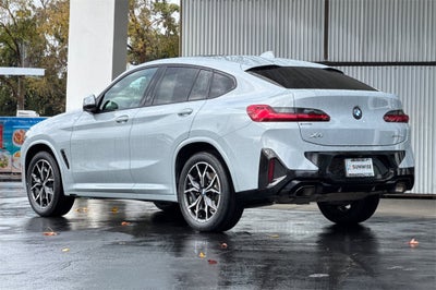 2023 BMW X4 xDrive30i