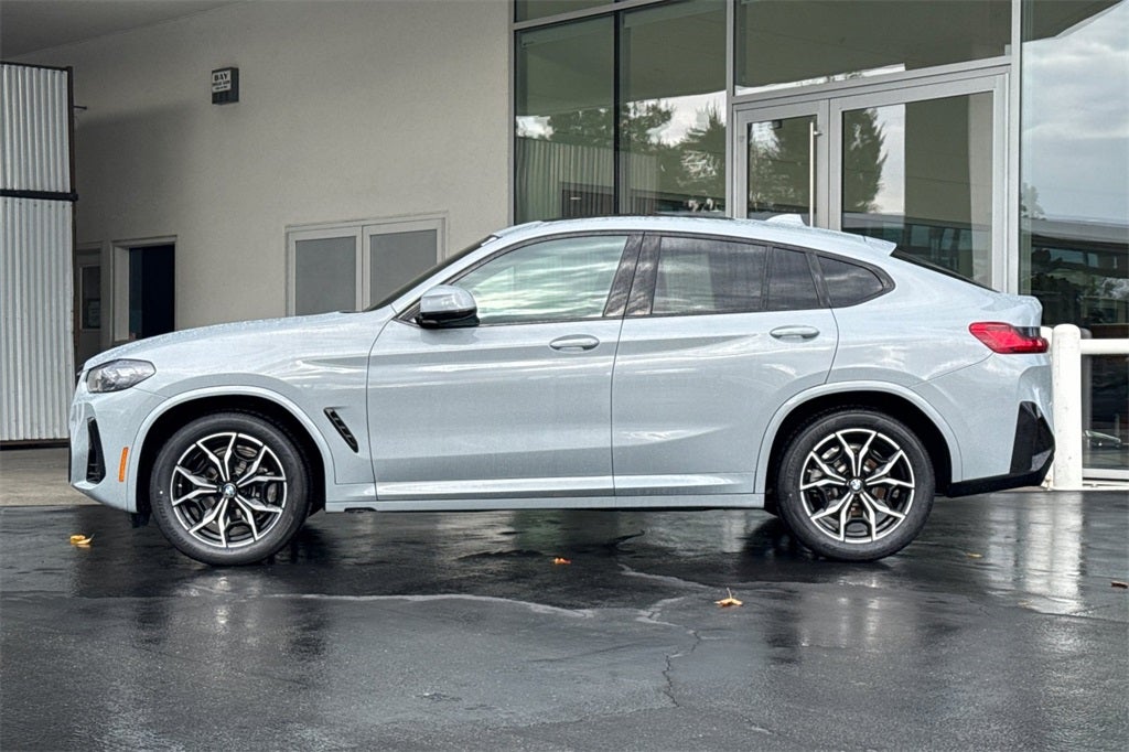 2023 BMW X4 xDrive30i