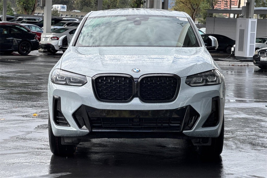 2023 BMW X4 xDrive30i
