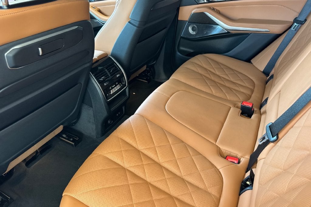 2024 BMW X5 M60i