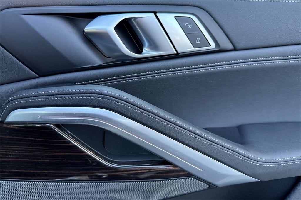 2024 BMW X6 xDrive40i