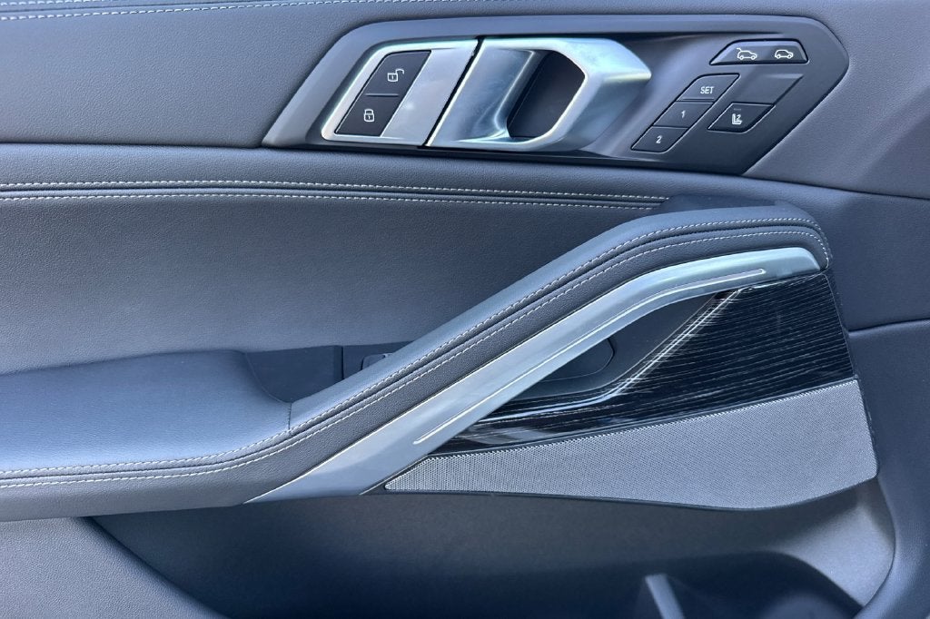 2027 BMW X6 xDrive40i