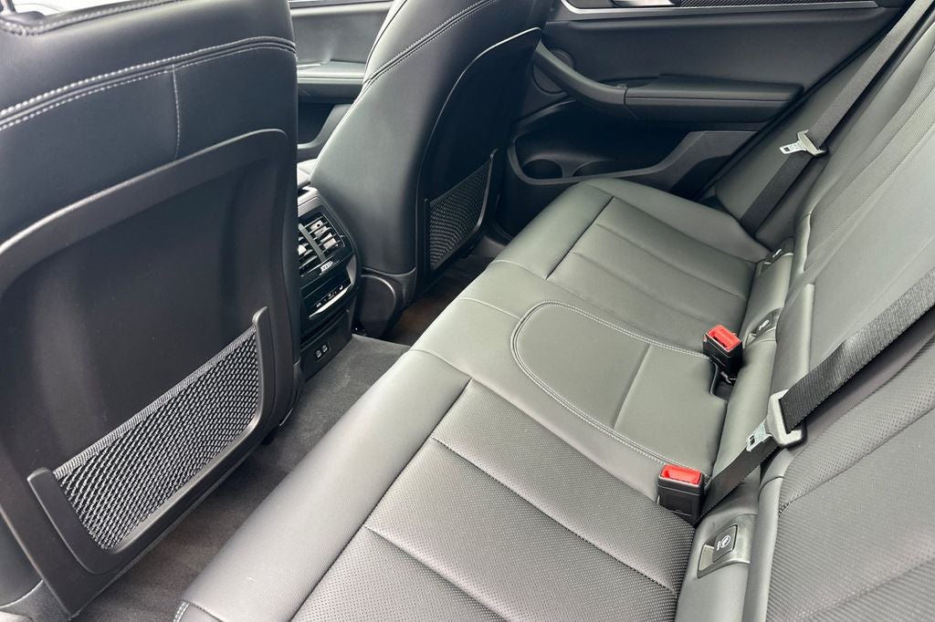 2023 BMW X4 M40i