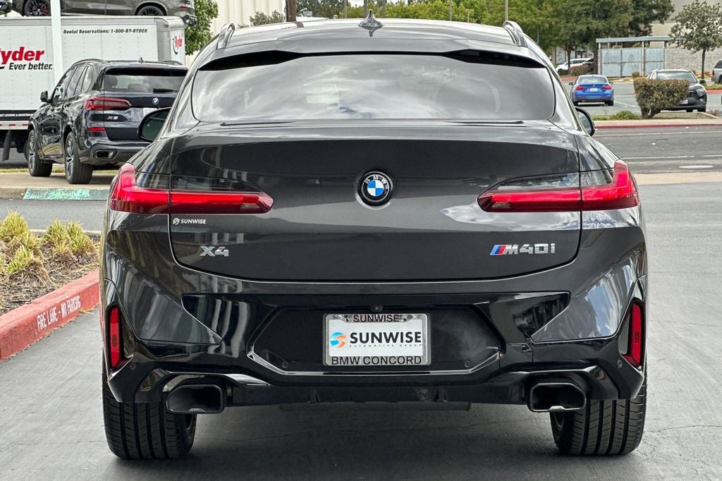2023 BMW X4 M40i