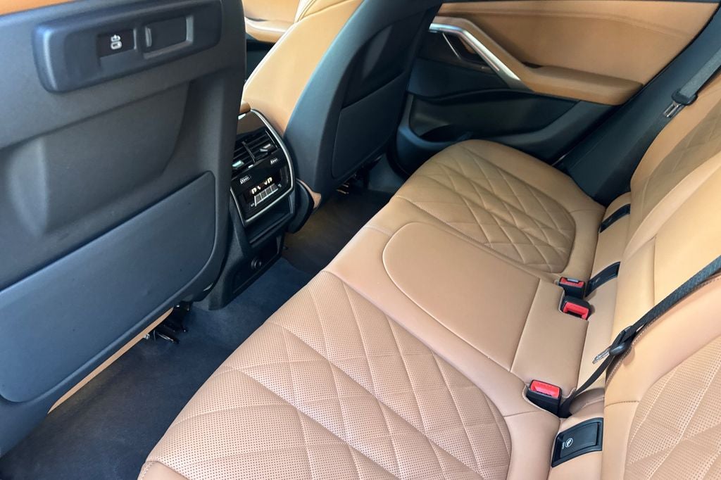 2023 BMW X6 xDrive40i