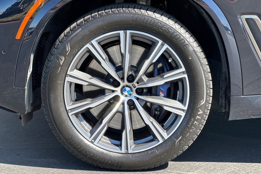 2023 BMW X5 M50i