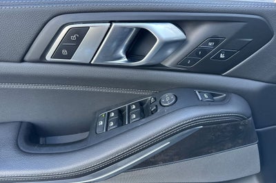 2022 BMW X5 M50i