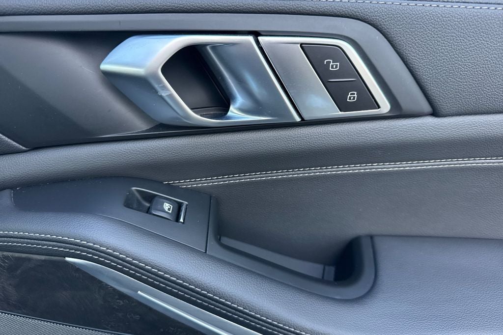 2022 BMW X5 M50i