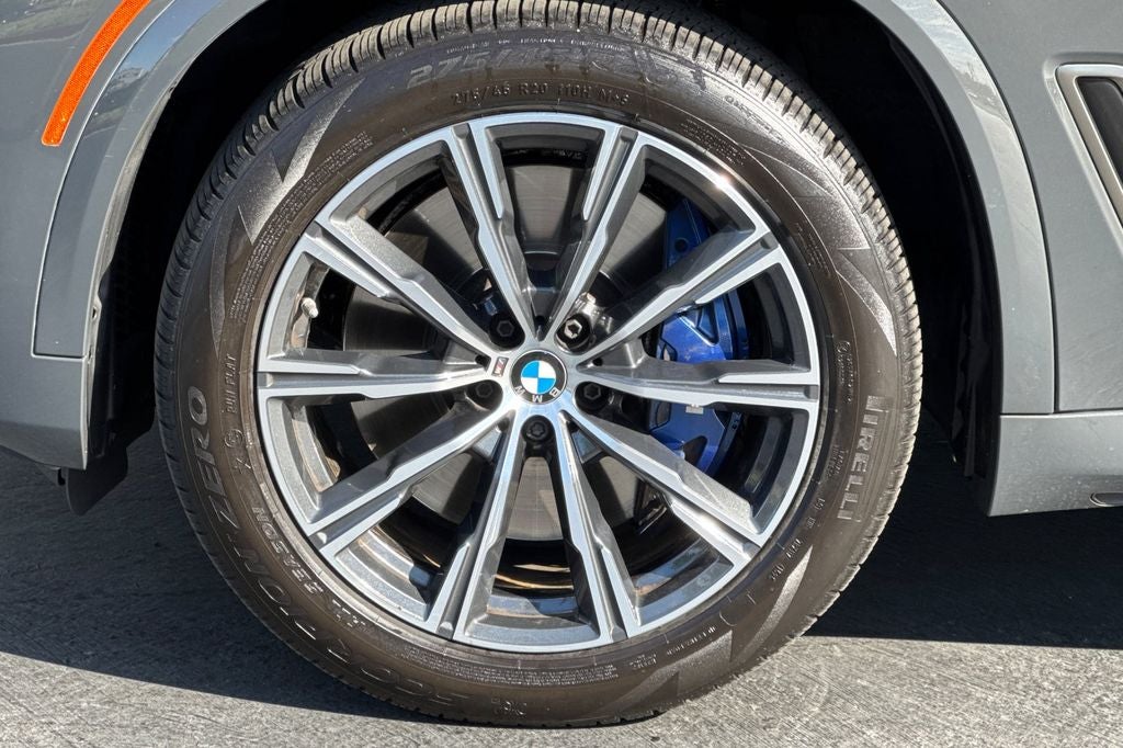 2022 BMW X5 M50i