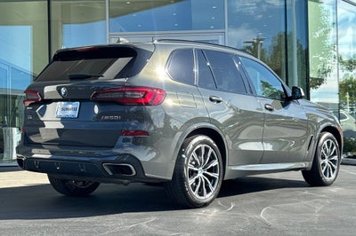 2022 BMW X5 M50i