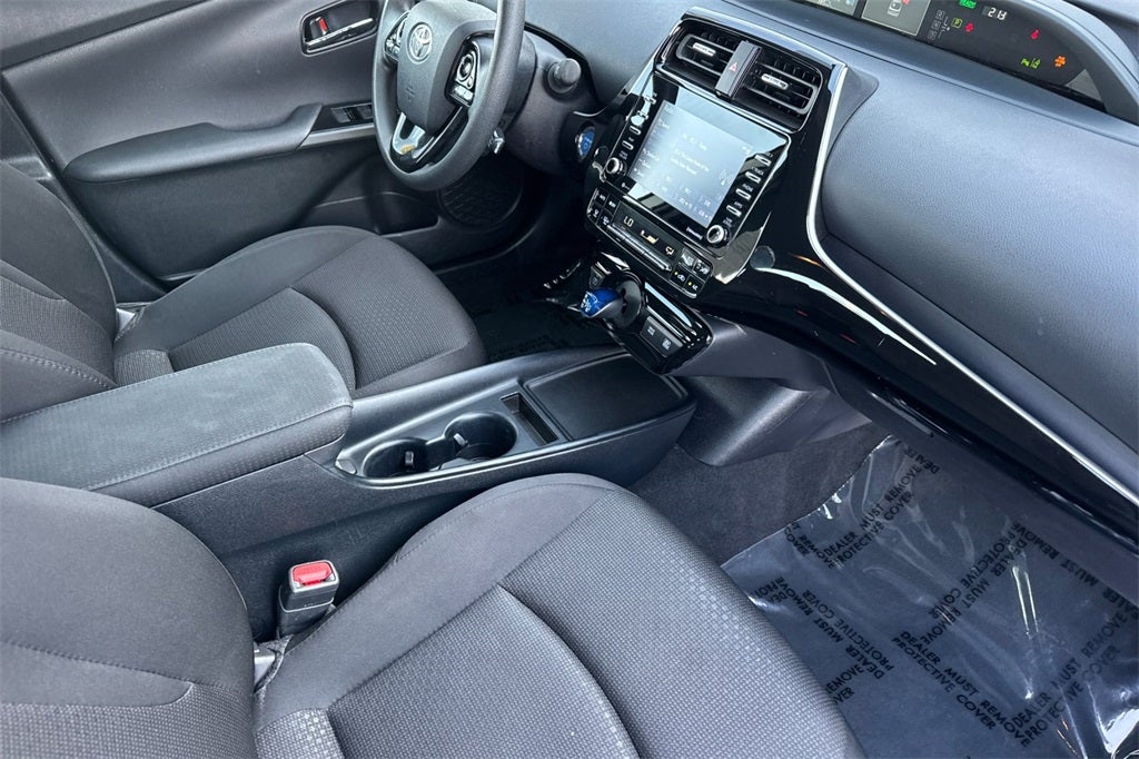 2022 Toyota Prius LE