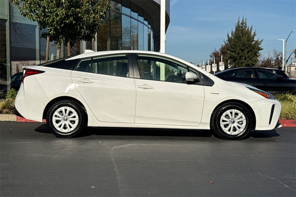 2022 Toyota Prius LE