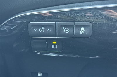 2022 Toyota Prius LE