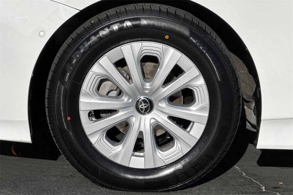 2022 Toyota Prius LE