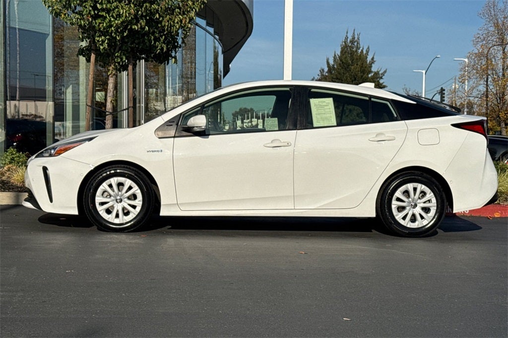 2022 Toyota Prius LE