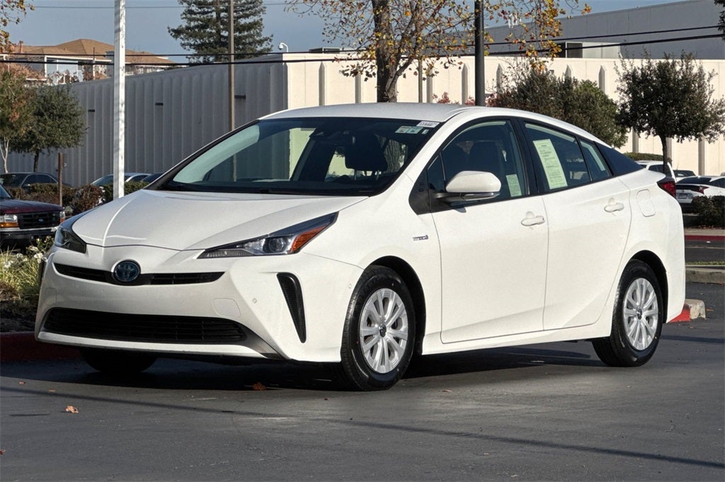 2022 Toyota Prius LE