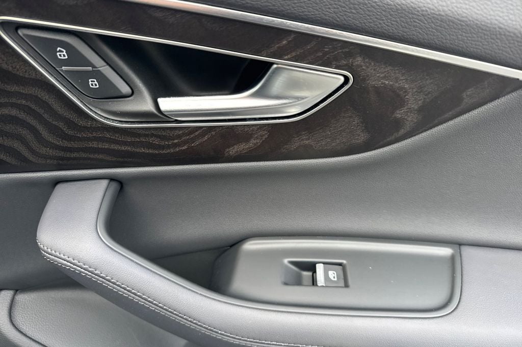 2023 Audi Q7 45 Premium Plus quattro