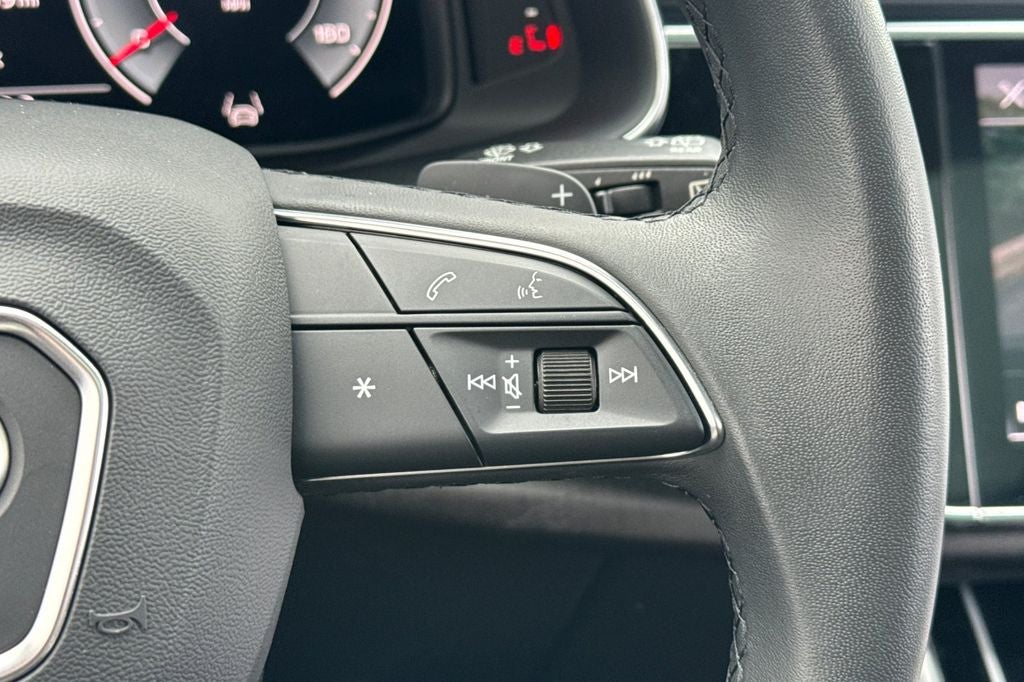 2023 Audi Q7 45 Premium Plus quattro