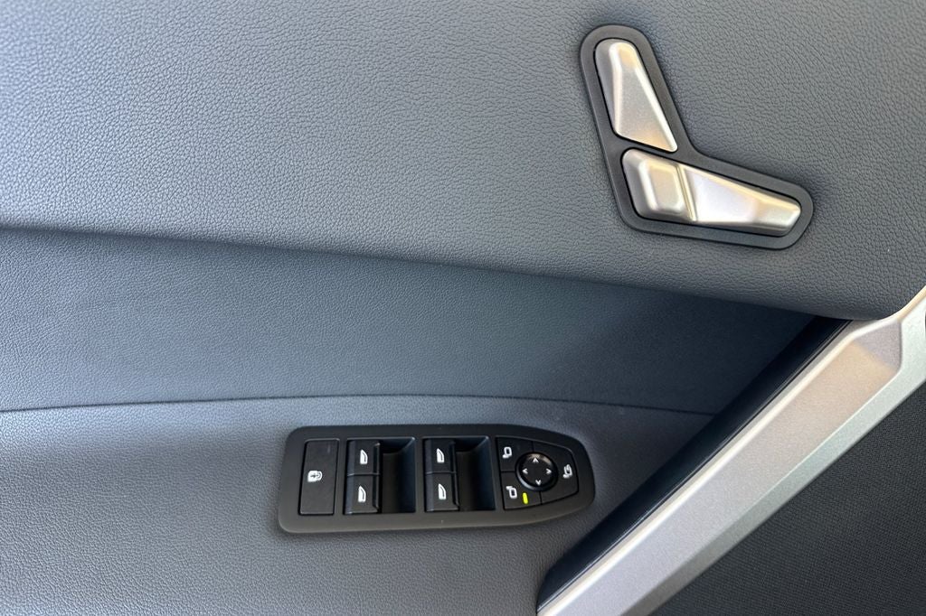 2025 BMW iX xDrive50
