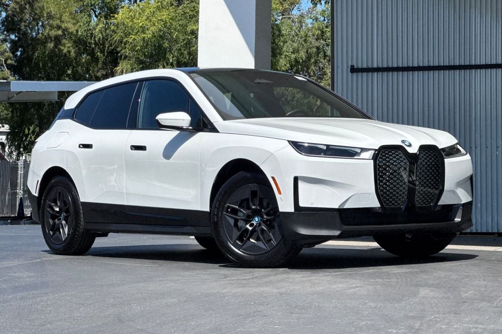 2025 BMW iX xDrive50