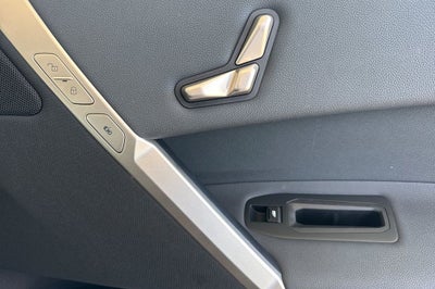 2025 BMW iX xDrive50